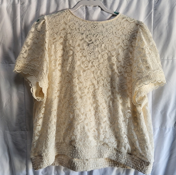 NWT Torrid Stretch Lace Crop Top White 3X - Picture 2 of 6